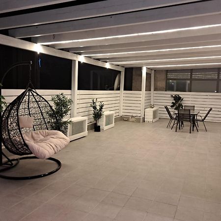 Authentic One Bedroom Apartment In City Center Jeruzalem Buitenkant foto