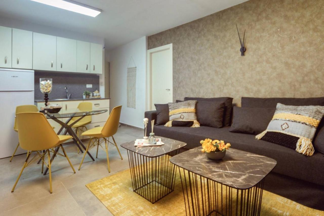 Authentic One Bedroom Apartment In City Center Jeruzalem Buitenkant foto